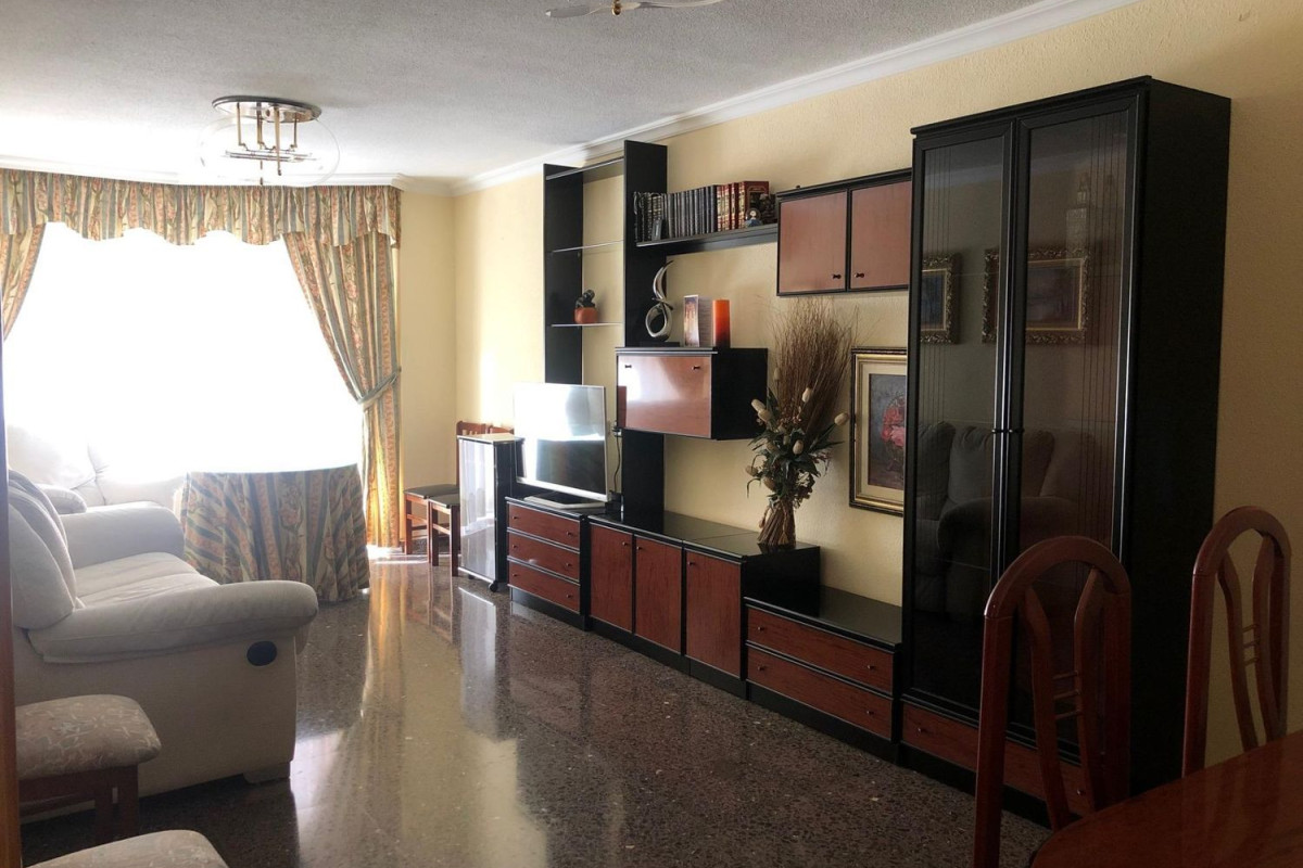 Piso en venta en Almansa, Алманса
photo 1