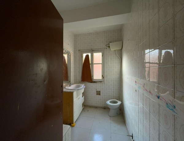 Продажа первого этажа в  Calle Larga, 43, Castellón de la Plana / Castello de la Plana photo 4