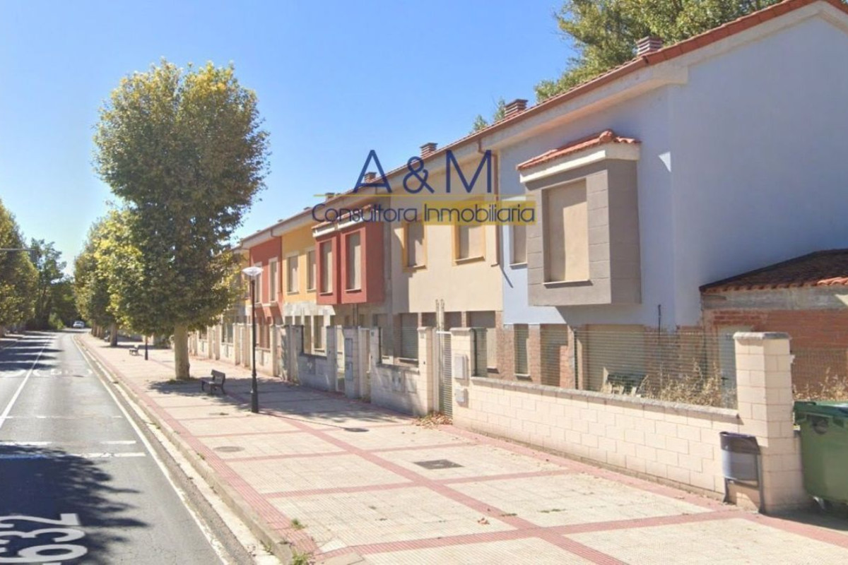 Properties for sale and rent in Spain photo 1