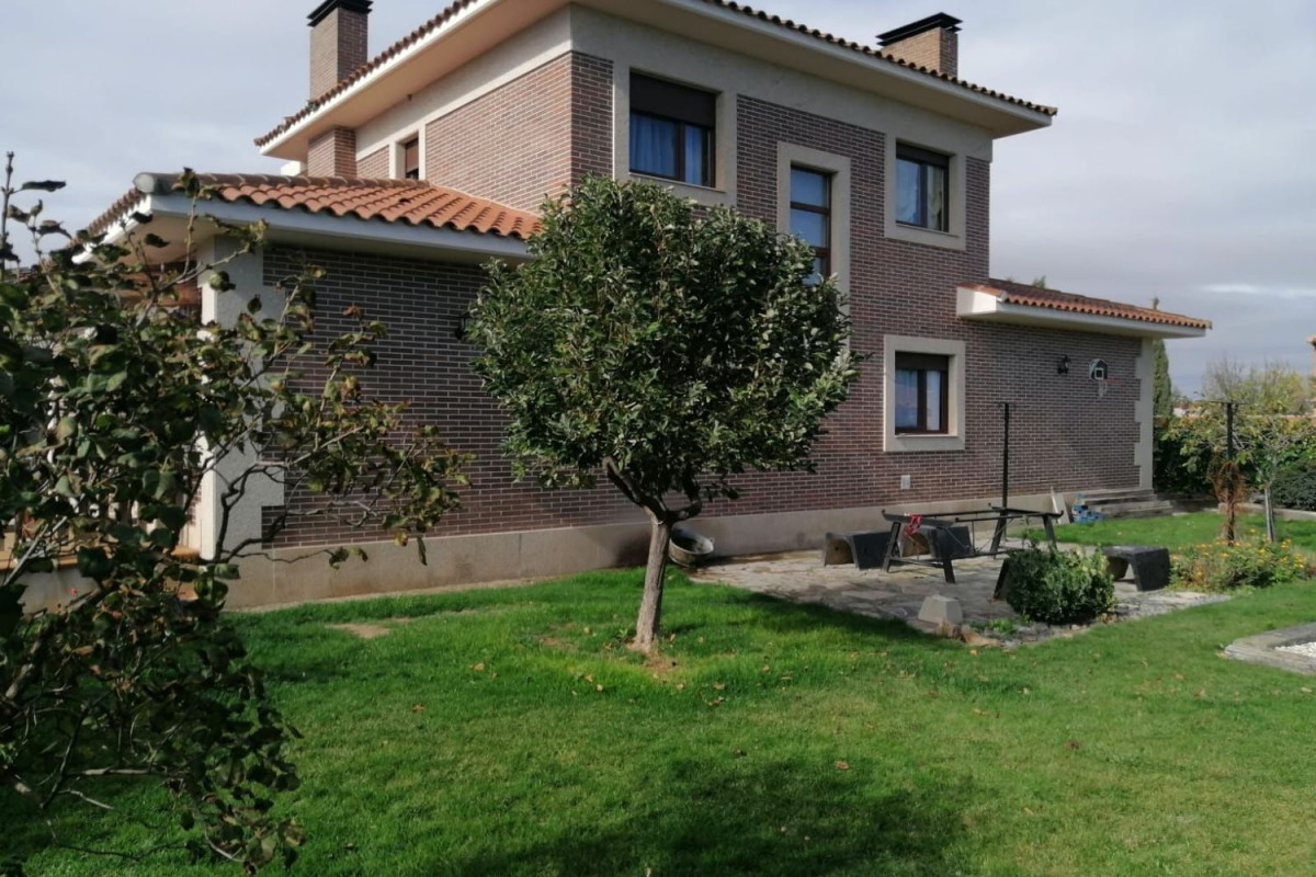 Casa o chalet independiente en venta en Cantalapiedra, Cantalapiedra
 photo 2