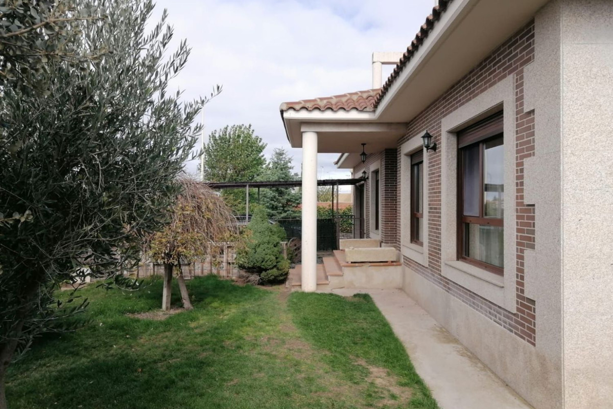 Casa o chalet independiente en venta en Cantalapiedra, Cantalapiedra
 photo 3