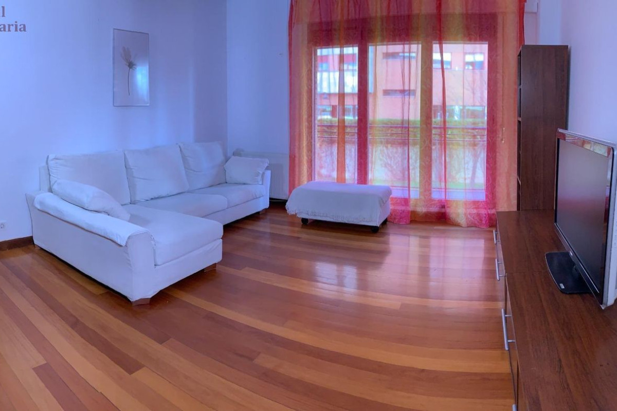 Venta de piso en Calle Joaquín Turina, Logroño
photo 4