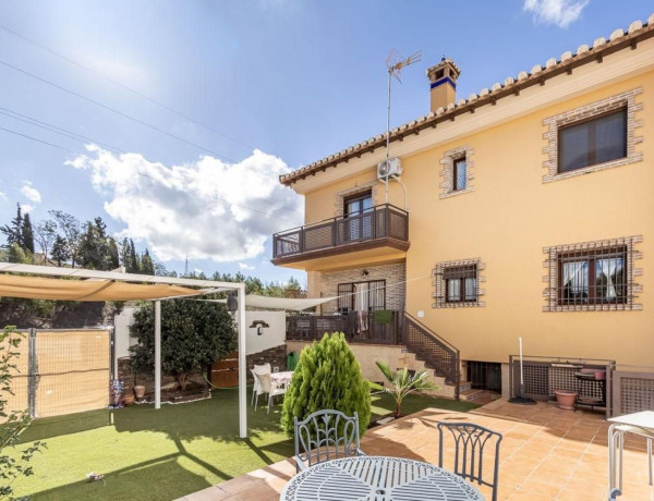 Chalet adosado en venta en  SEVILLA, 39 , Granada photo 3