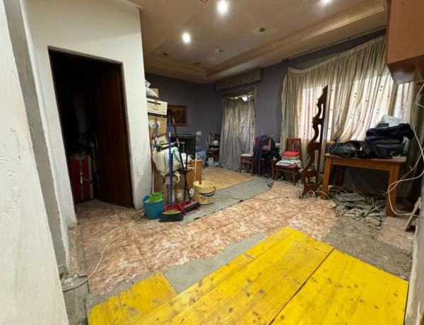 Bajo en venta en  Calle Cooperativa, Hospitalet de Llobregat photo 1
