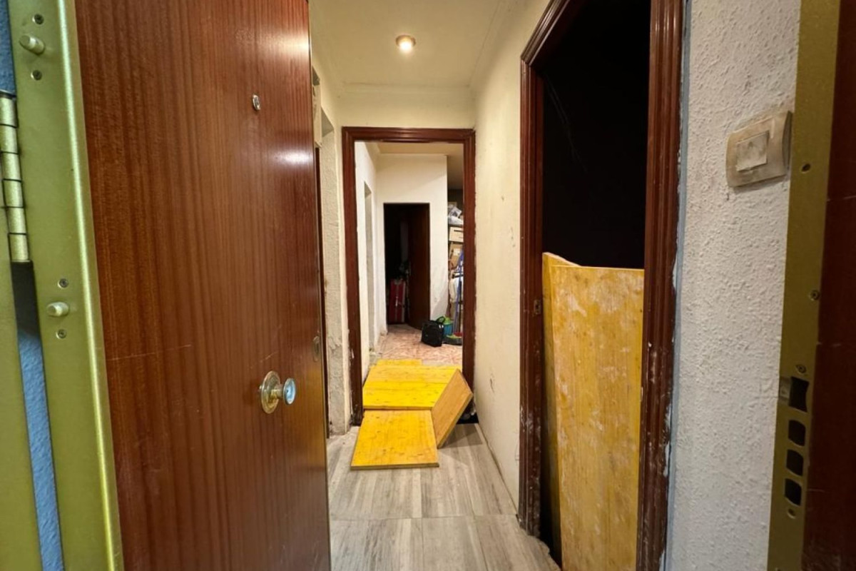 Продажа квартиры на Calle Cooperativa, Госпиталет-де-Льобрегат
photo 3