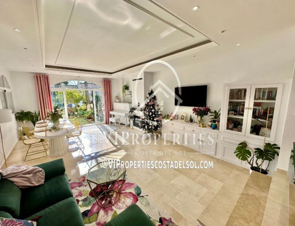 Semi-detached house for sale in Calle Laurel, 4 , Estepona photo 1