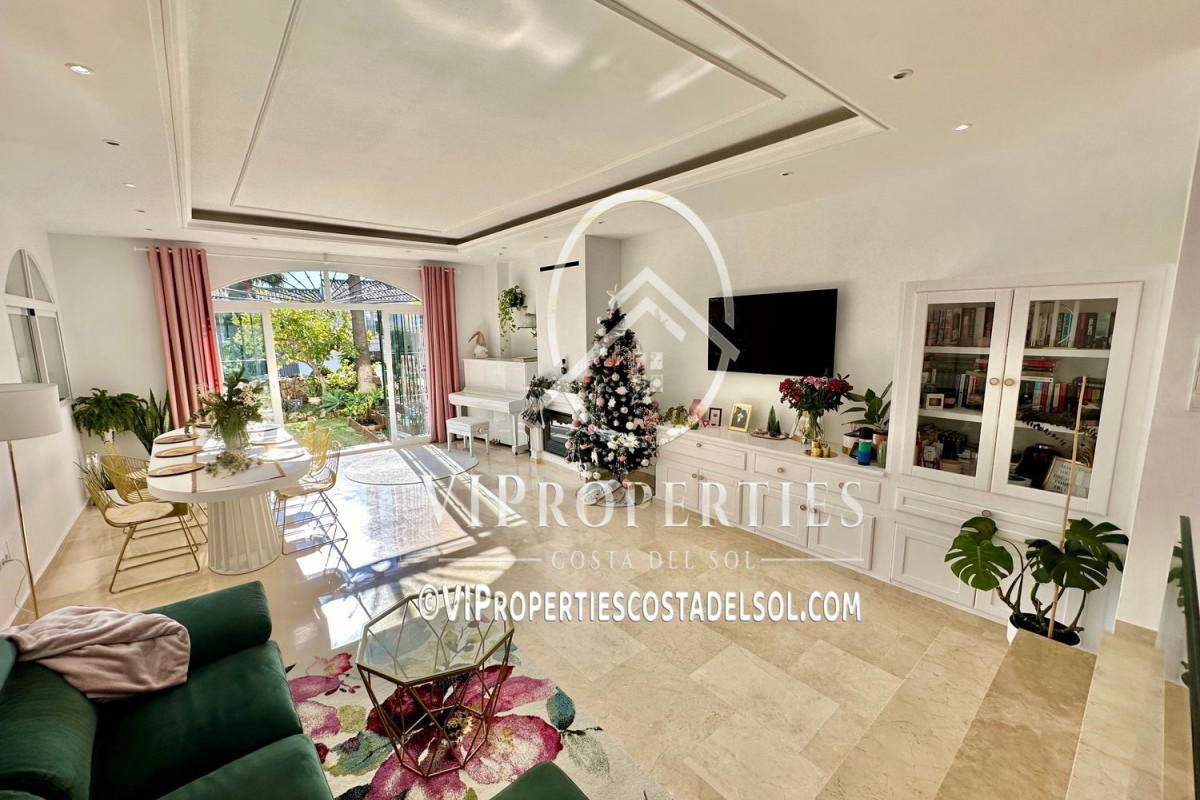 Sale of townhouse in  Calle Laurel, 4 , Estepona photo 3