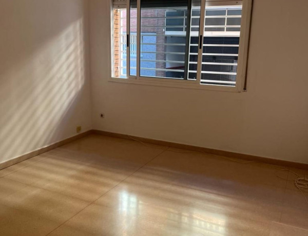 Piso en venta en Passatge de Sant Lluís, Cornellà de Llobregat thumbnail 1