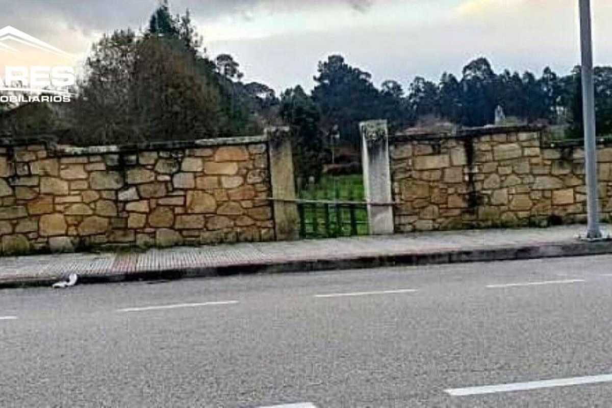 Terreno en venta en Nigran, Pontevedra photo 1