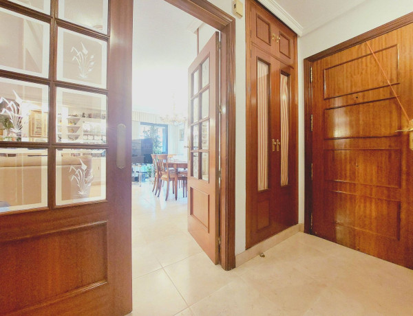 Chalet adosado en venta en  Somosaguas , Pozuelo de Alarcón photo 2