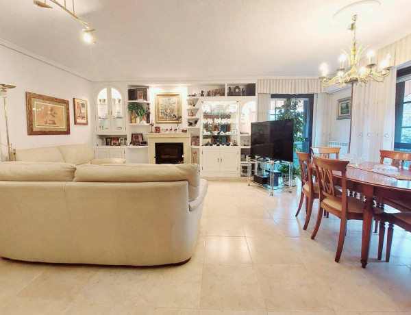 Chalet adosado en venta en  Somosaguas , Pozuelo de Alarcón photo 4