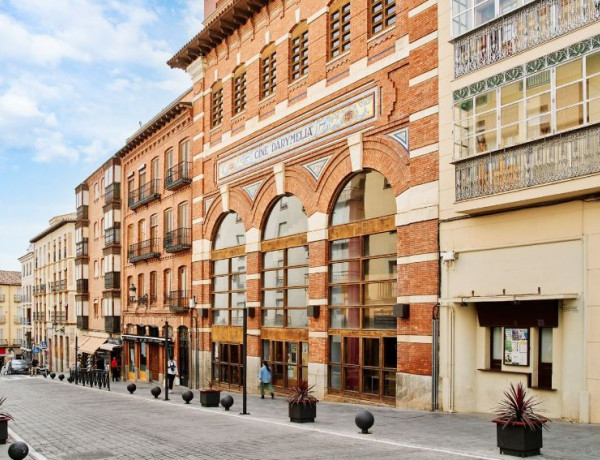 Продажа первого этажа в Ctra. Circunvalación - La Magdalena , Distrito Ctra. Circunvalación - La Magdalena photo 1
