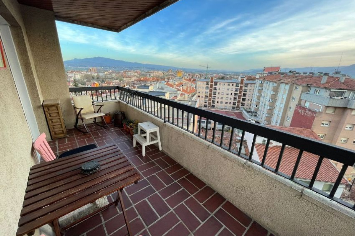 Продажа квартиры на Calle Mossèn Josep Gudiol, Вик
photo 1