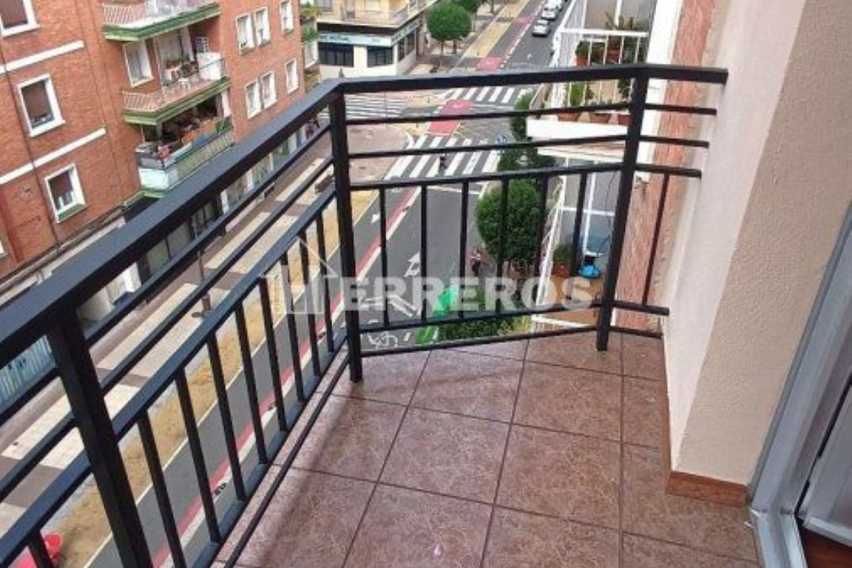 Venta de piso en Calle Duquesa de la Victoria, Logroño
 photo 3