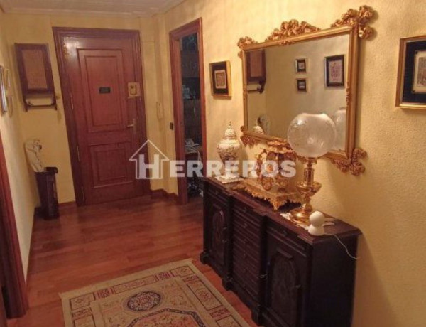 Apartment for sale in  Calle Duquesa de la Victoria, Logroño photo 4