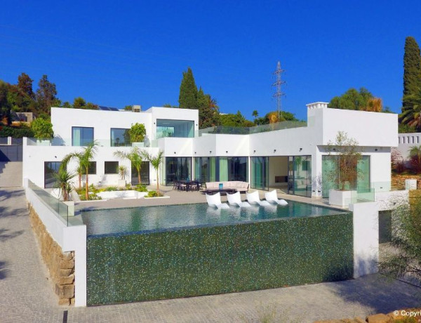 Semi-detached house for sale in  Las Chapas-El Rosario , Marbella photo 1