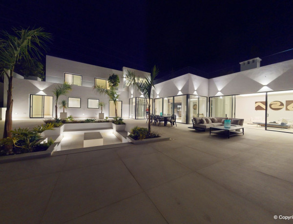 Semi-detached house for sale in  Las Chapas-El Rosario , Marbella photo 3