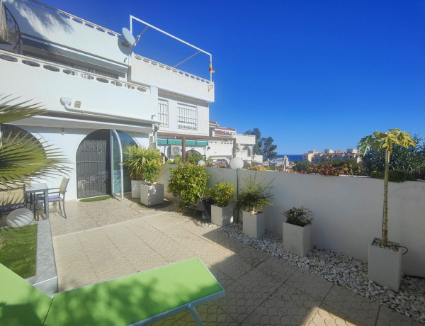 Таунхаус на продажу в  Calle Minerva , Torrevieja photo 1
