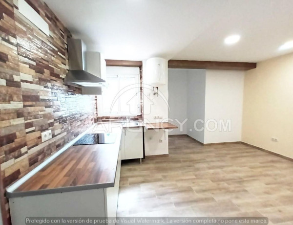 Chalet independiente en venta en  Centro , Alcalá de Guadaira photo 1
