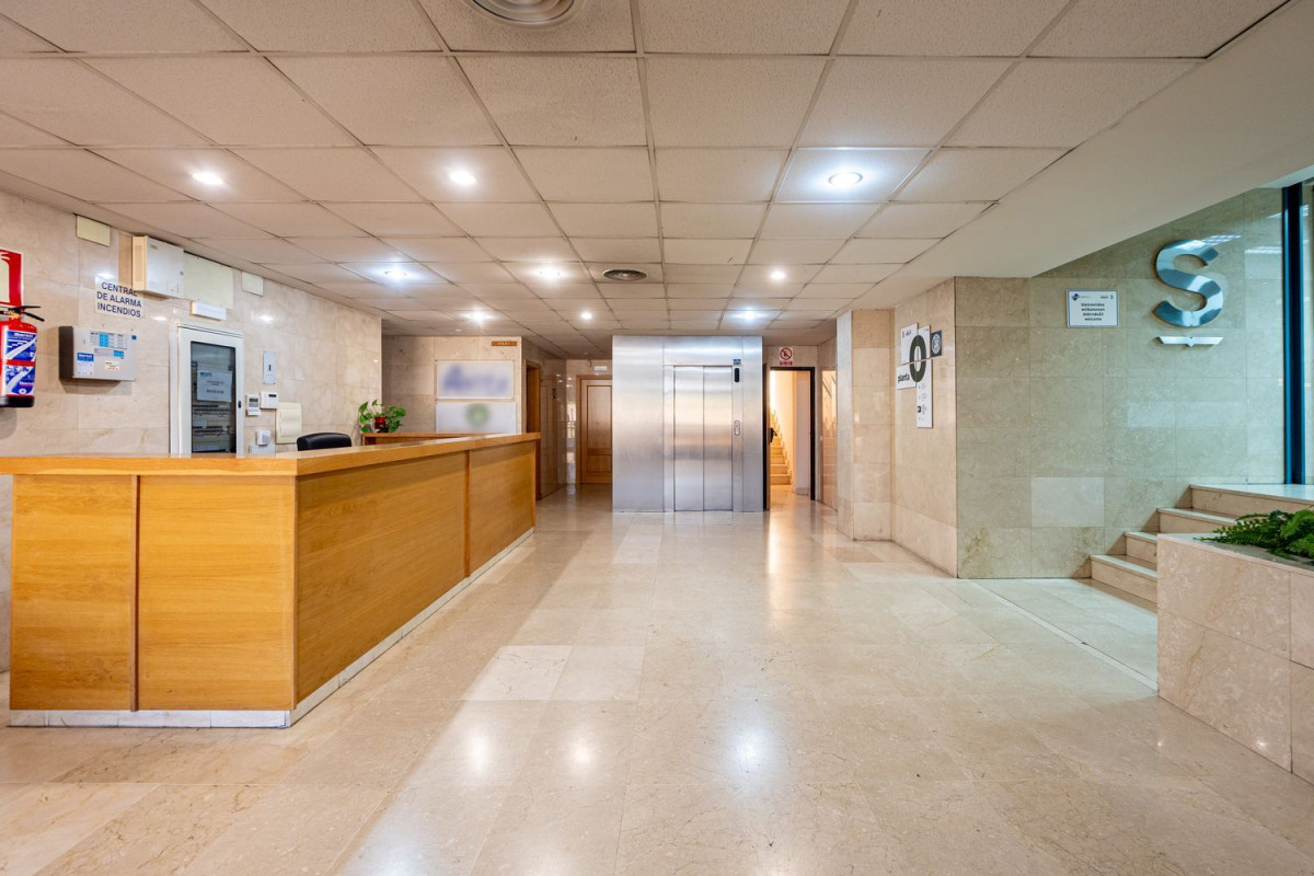 Venta de oficina en Calle Mahon , Las Rozas de Madrid photo 5