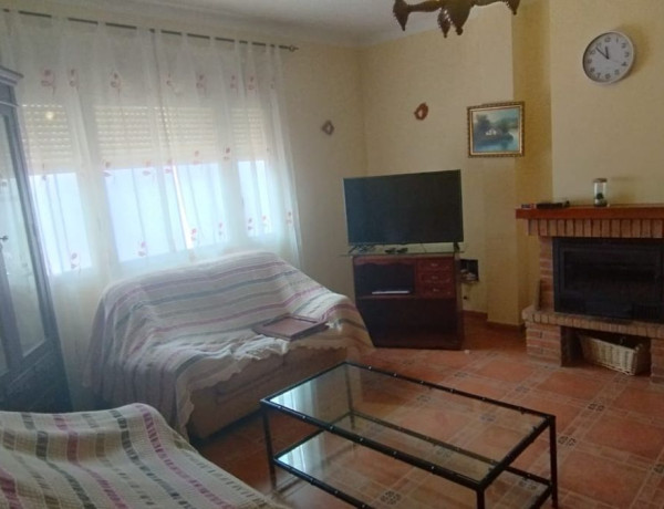 Chalet adosado en venta en  Barrios periféricos - Pedanías , Albacete photo 2