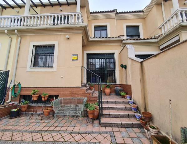 Chalet adosado en venta en  Urb. Huerta Rosales , Badajoz photo 1