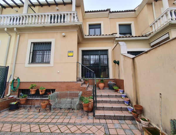 Chalet adosado en venta en  Urb. Huerta Rosales , Badajoz photo 2