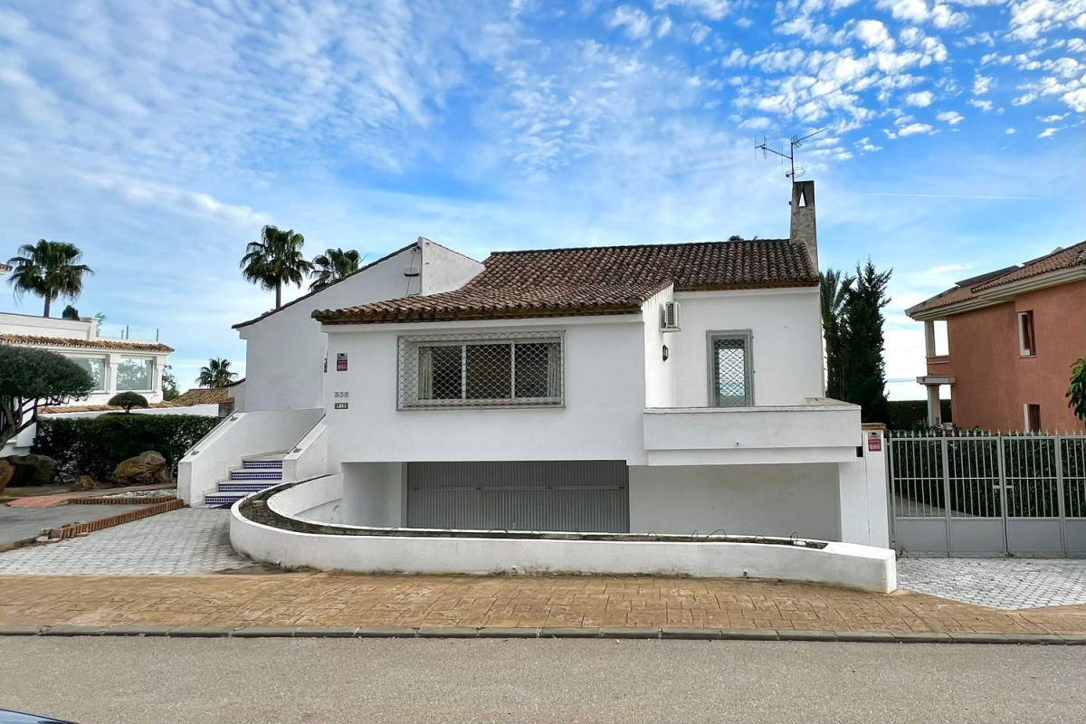 Sale of independent chalet in Seghers, Estepona
photo 4
