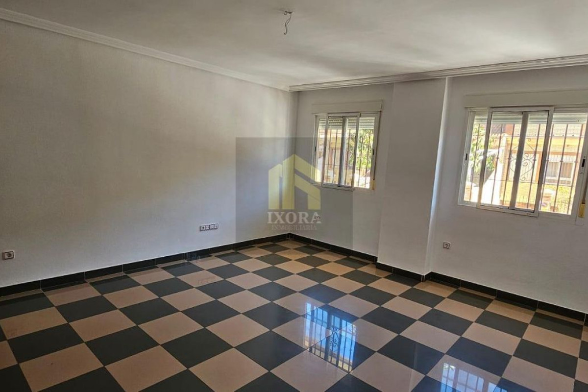 Продажа квартиры на Calle Irlanda, 2, Линарес
 photo 5