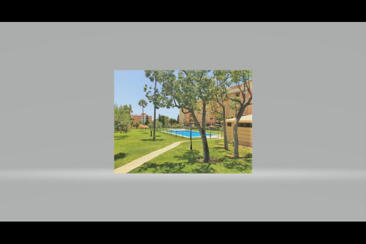 Продажа квартиры на Calle Conrado del Campo, Торремолинос
 photo 2