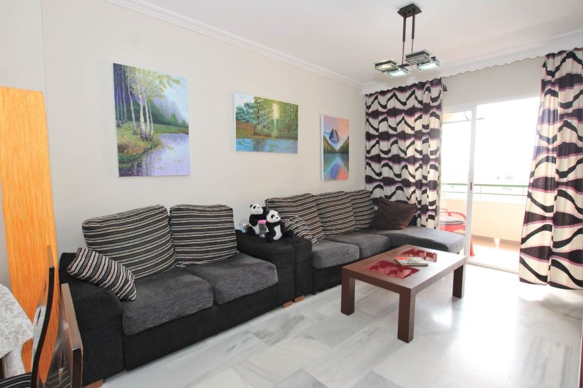 Продажа квартиры на Calle Conrado del Campo, Торремолинос
 photo 4