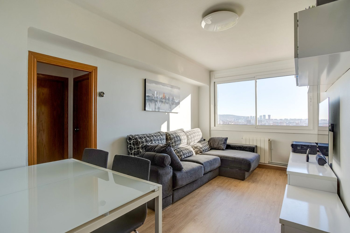 Sale of apartment in Avenida de Salvador Allende, Cornellà de Llobregat
photo 2