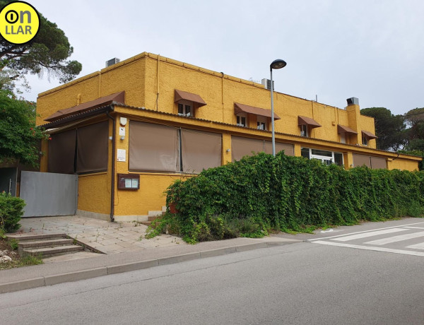 Коттедж на продажу в , Llinars del Vallès photo 4