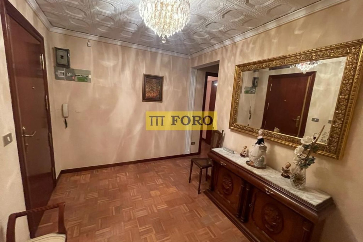 Sale of apartment in Center, Miranda de Ebro
photo 1