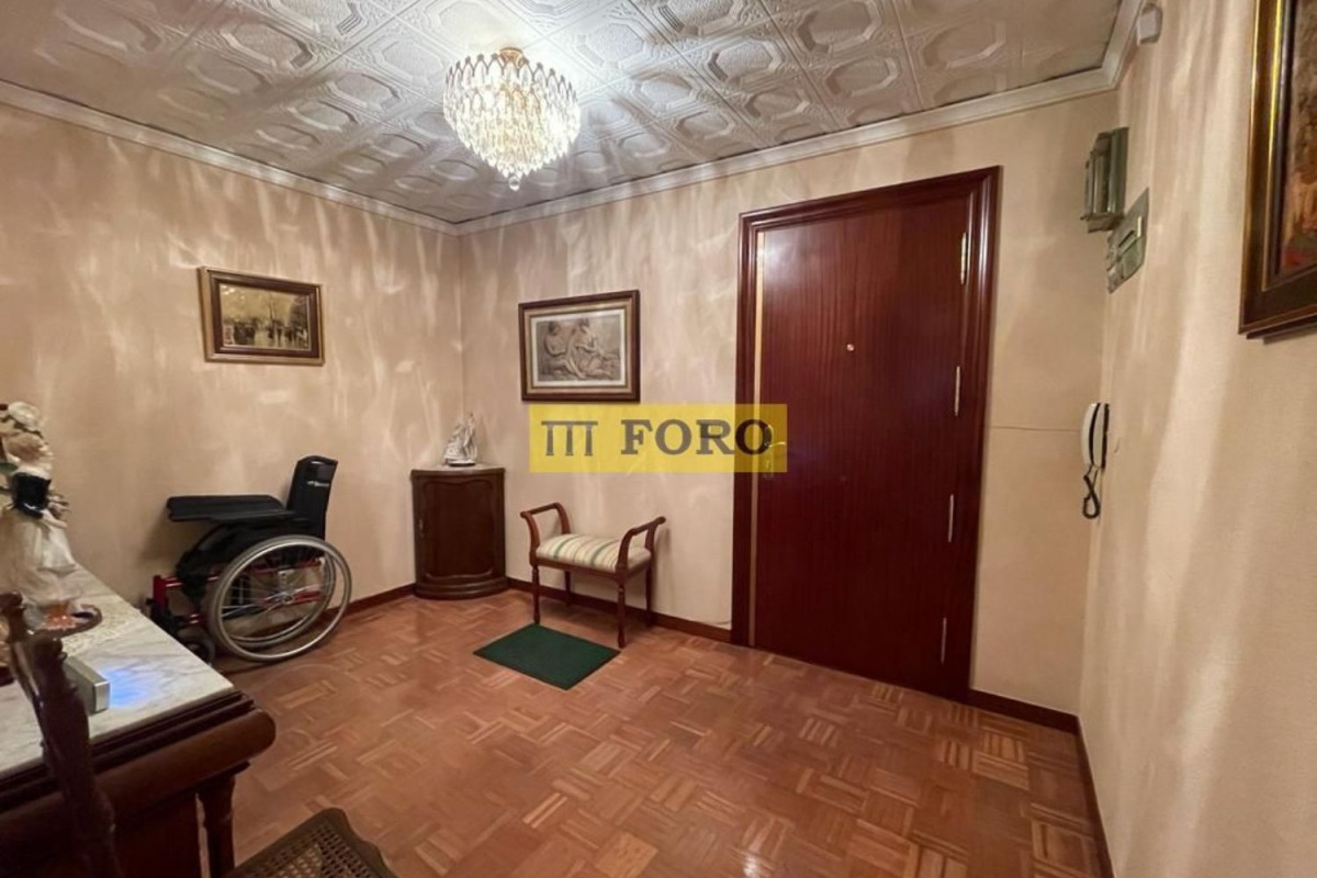 Sale of apartment in Center, Miranda de Ebro
photo 3