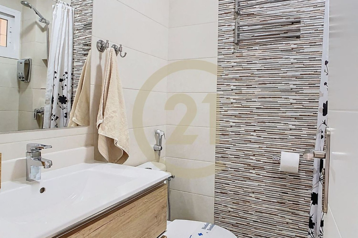 Sale of apartment in Avenida gamonal, Benalmádena
 photo 4