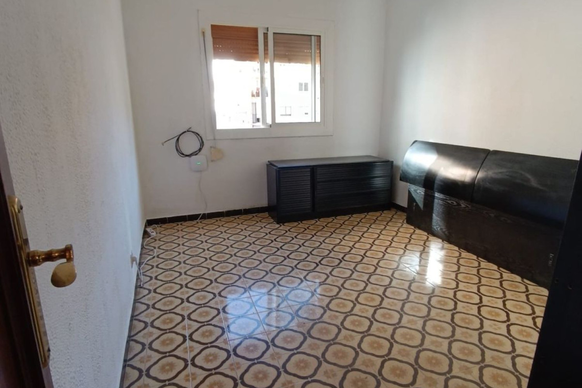 Sale of apartment in Calle de les Mimoses, Hospitalet de Llobregat
 photo 2