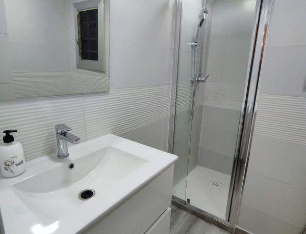 Piso en venta en  Calle Arquitecto Rodríguez, 67, València photo 2
