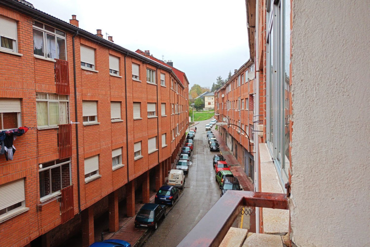 Piso en venta en calle Travesedos, Villablino
photo 2