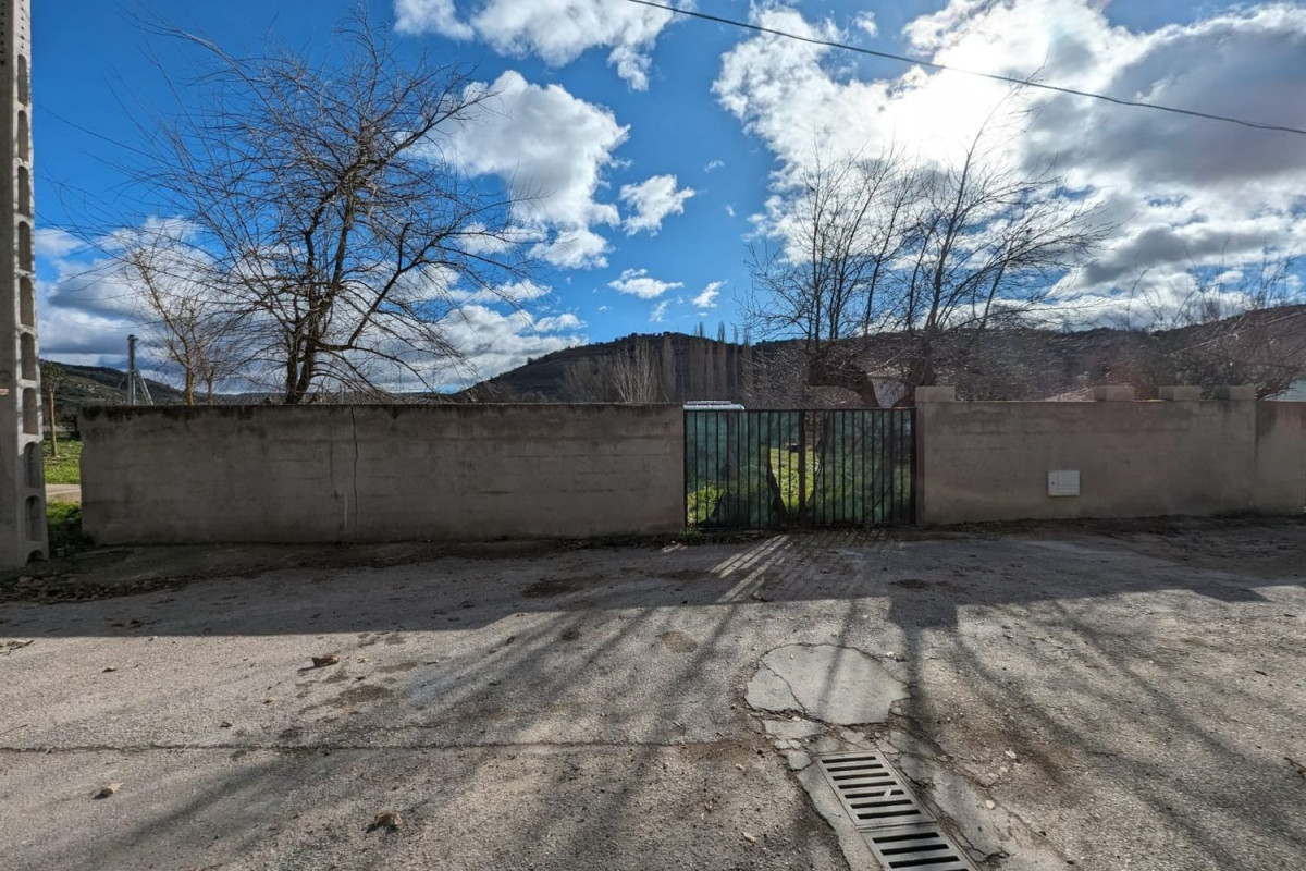 Terreno en venta en Lupiana, Guadalajara photo 5