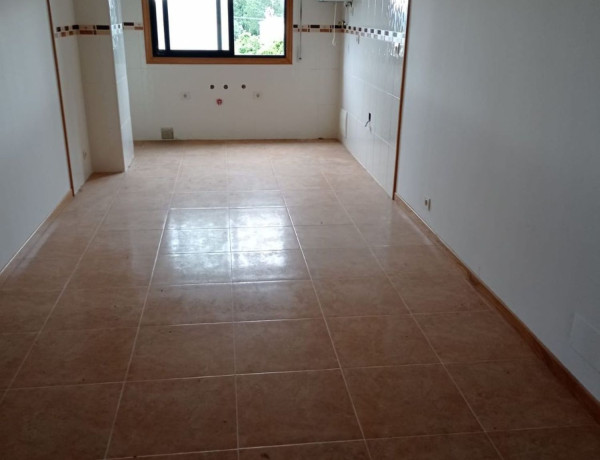 Piso en venta en , O Covelo photo 4