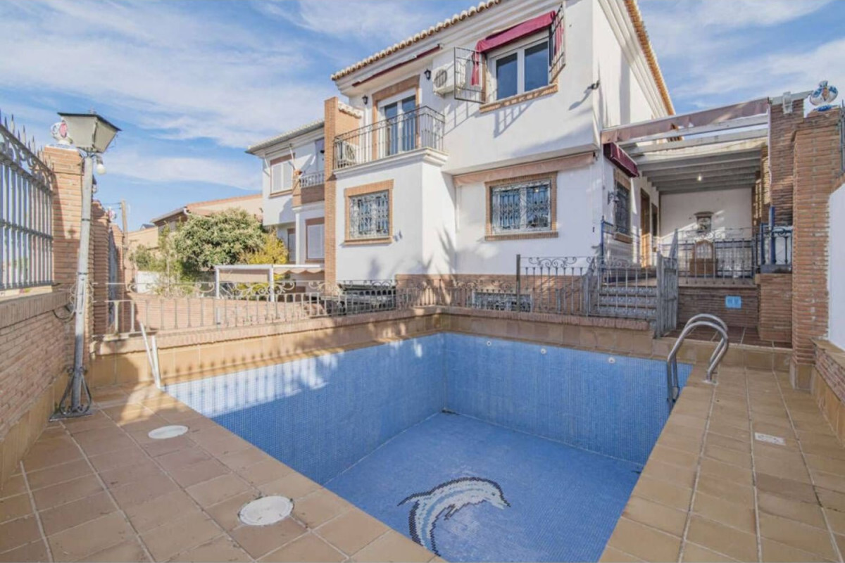 Venta de chalet adosado en , Gojar photo 1