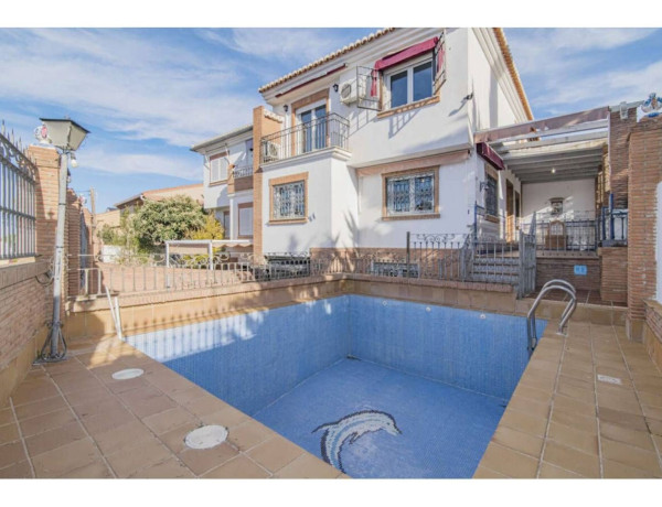 Chalet adosado en venta en , Gojar photo 1