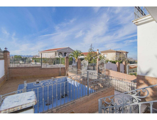 Chalet adosado en venta en , Gojar thumbnail 1