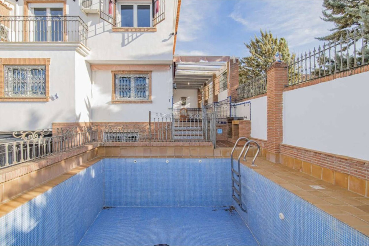 Venta de chalet adosado en , Gojar photo 3