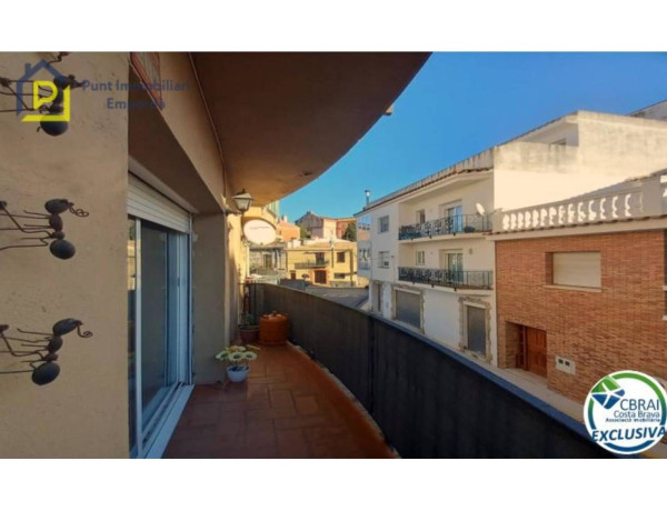Bajo en venta en Calle Ebre, Llançà thumbnail 1
