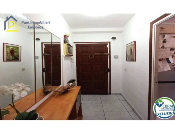 Bajo en venta en  Calle Ebre, Llançà photo 4