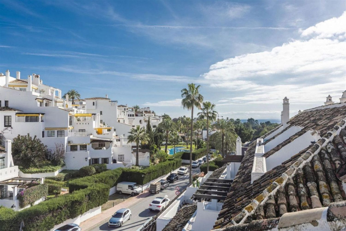 Sprzedaż duplexu w Calle las Camelias, Marbella photo 2