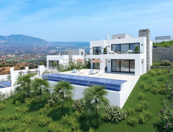 Chalet independiente en venta en  Avenida de España, 65, Marbella photo 1