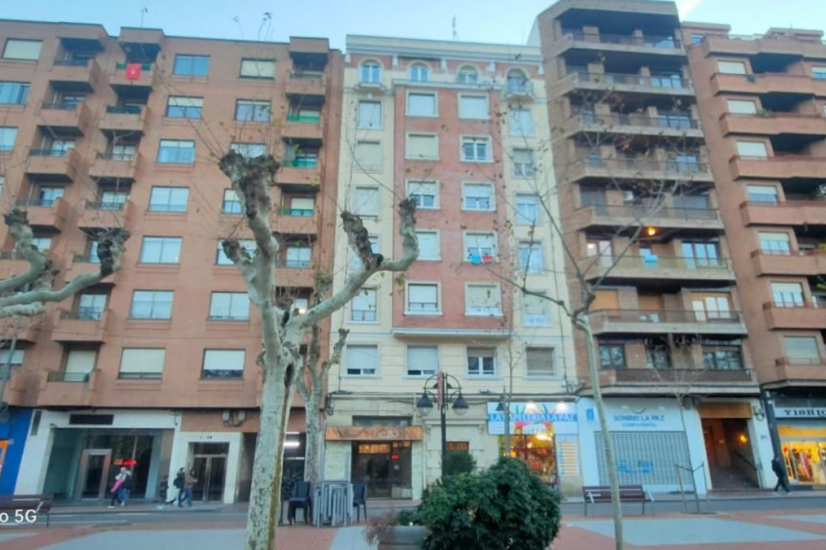 Sale of apartment in Center, Logroño
photo 2